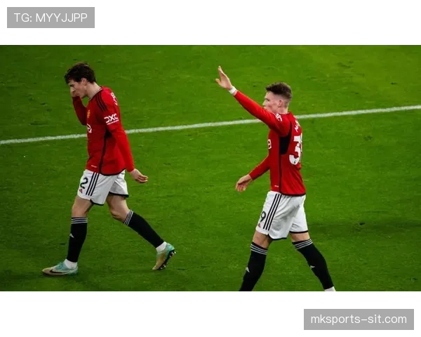 曼联的进攻问题，本质是推进阶段的断裂