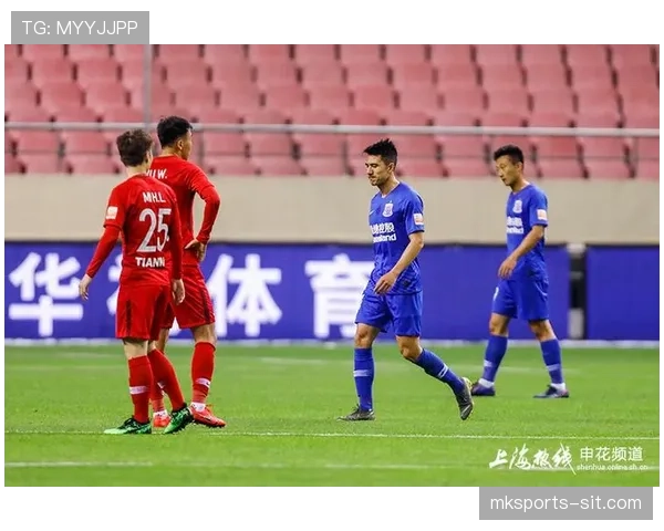 铲球犯规的判罚标准：什么动作算危险？